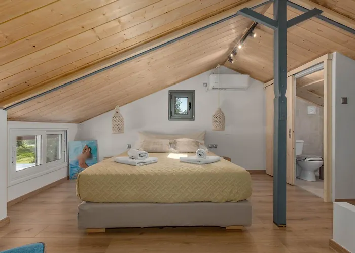 Artist's Loft Апартаменты *