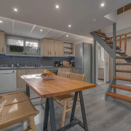 Artist's Loft 아파트 Pesádha